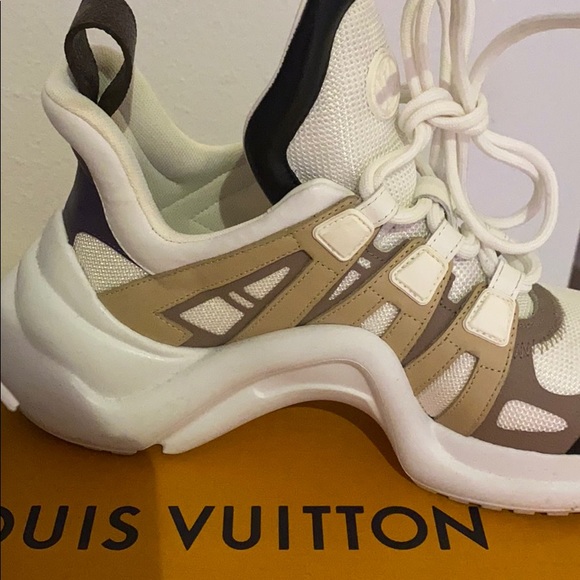 LOUIS VUITTON ARCHLIGHT SNEAKERS - Picture 8 of 10